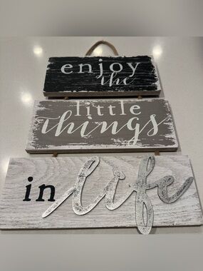 3 Wooden Hanging Colorful Home Sayings  - Pictures (Black, Crème, Grey)